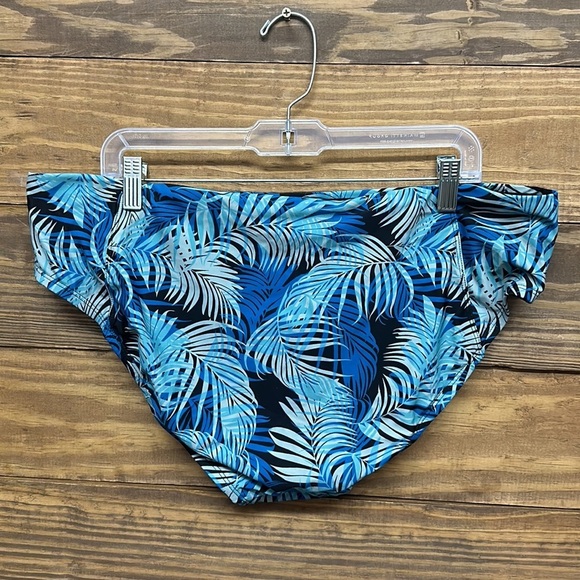 Women's Palm Printed Mid Rise Bottom - Picture 6 of 6